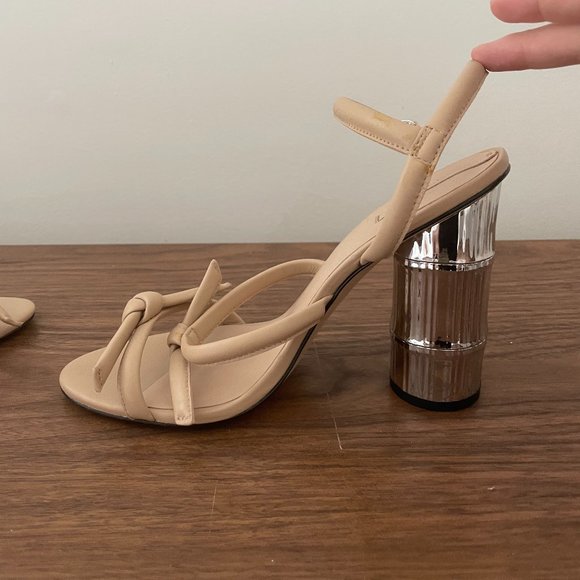 Aldo Nude Bow Detail with Metalic Heel - Picture 1 of 5